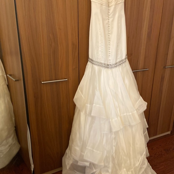 Isabelle Armstrong Kleinfields designer silk wedding dress - Picture 7 of 16